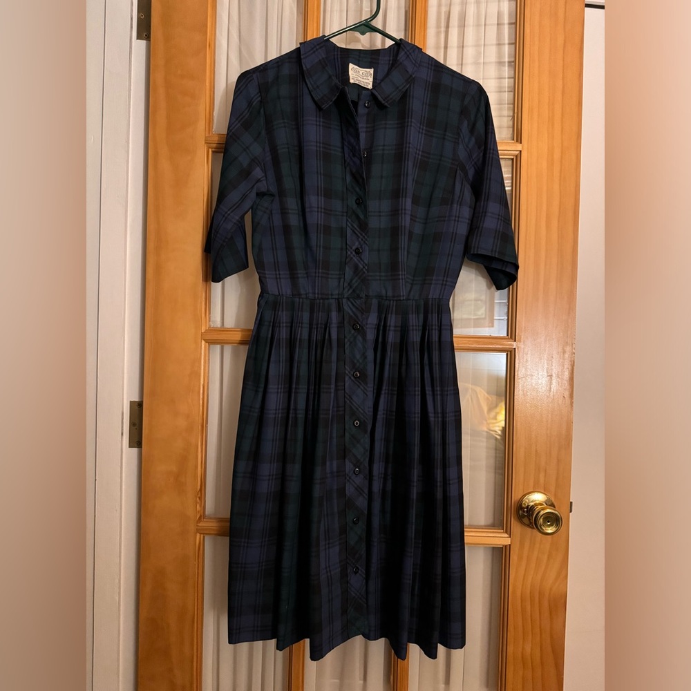 So, so cute vintage Cos Cob cotton plaid dress.